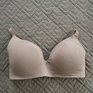 Victoria's Secret Shimmering wireless push up bra
